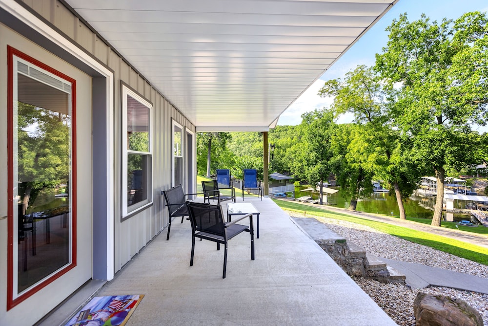 Bass Point Bliss - Resort Rental on Lake of the Ozarks Shoreline