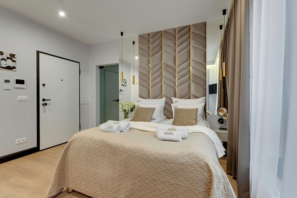 Doki Living & Foodhall by Downtown Apartments