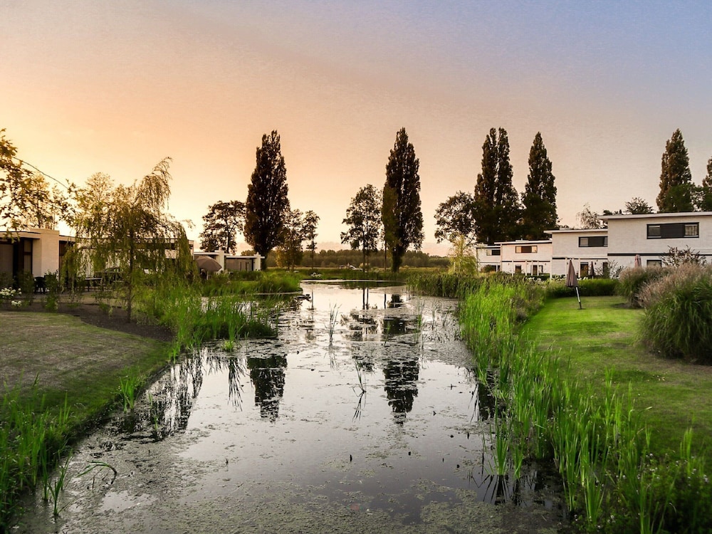 Nice Chalet With Dishwasher, Near the Veluwemeer