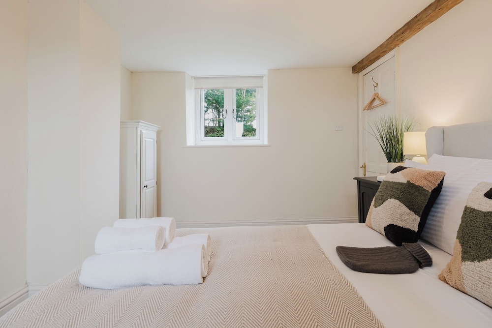Mulberry Cottage 5BD in Wiltshire
