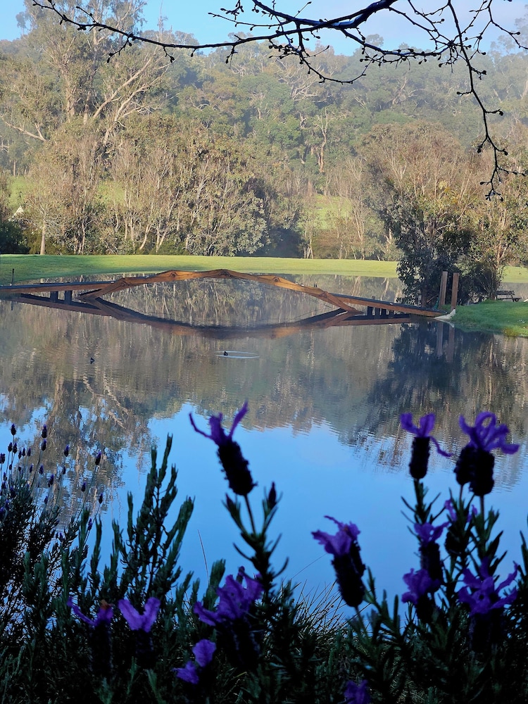 Lakebrook Country Escape