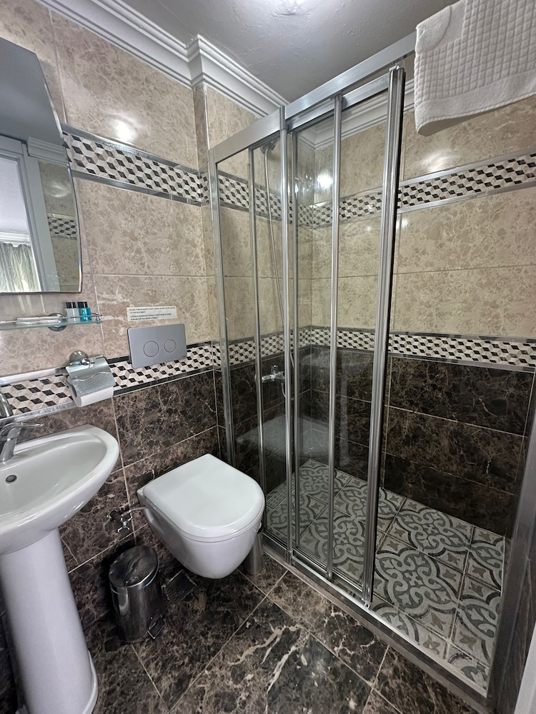 Rose Bouquets Otel - Image 20