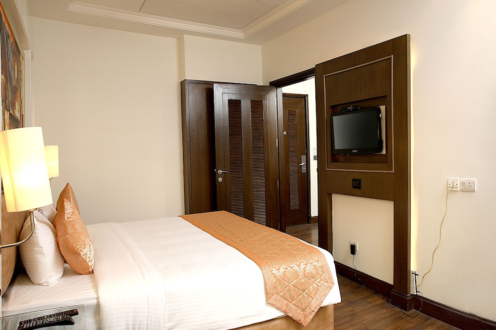 Inde Vista Woods Signature Tower