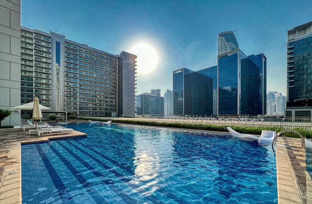 Waterfront 2BR w Canal View Near Burj Khalifa