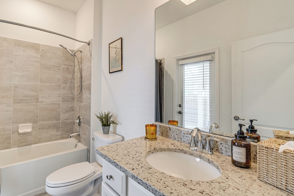 Coastal Home w/ Swim Spa & Lanai in Port Charlotte