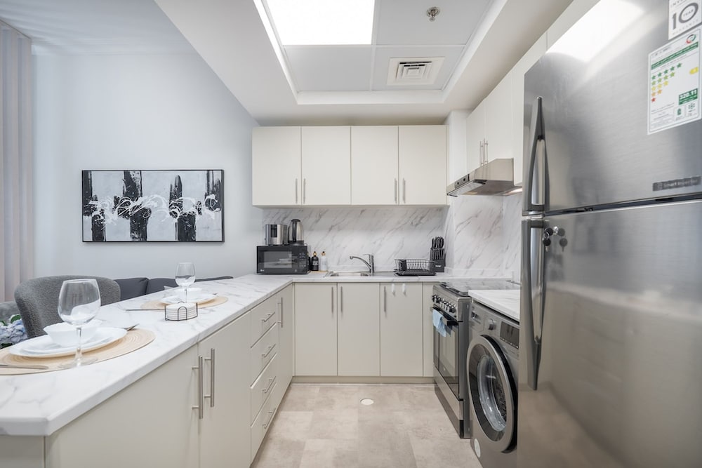 Your Dream Stay in JVC - Stylish Studio for 4