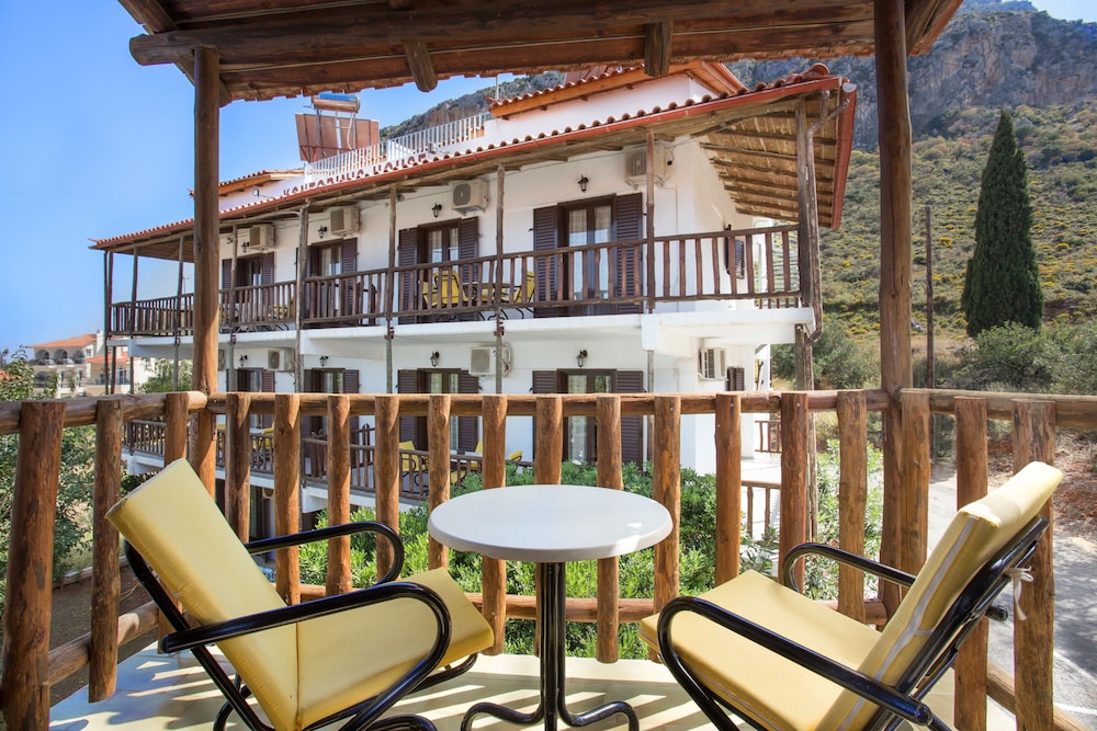 Monemvasia Green Apartments