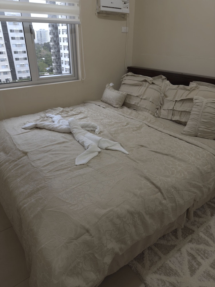 Elegant 2 Bedroom Unit Avida27 view 2