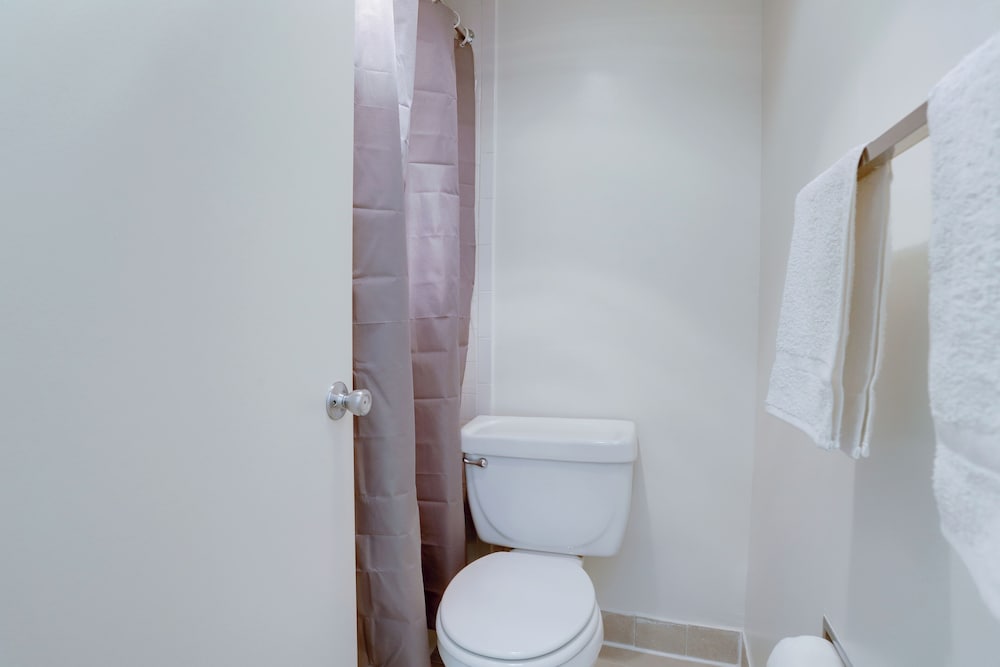 Apt Near Airport in Crystal City