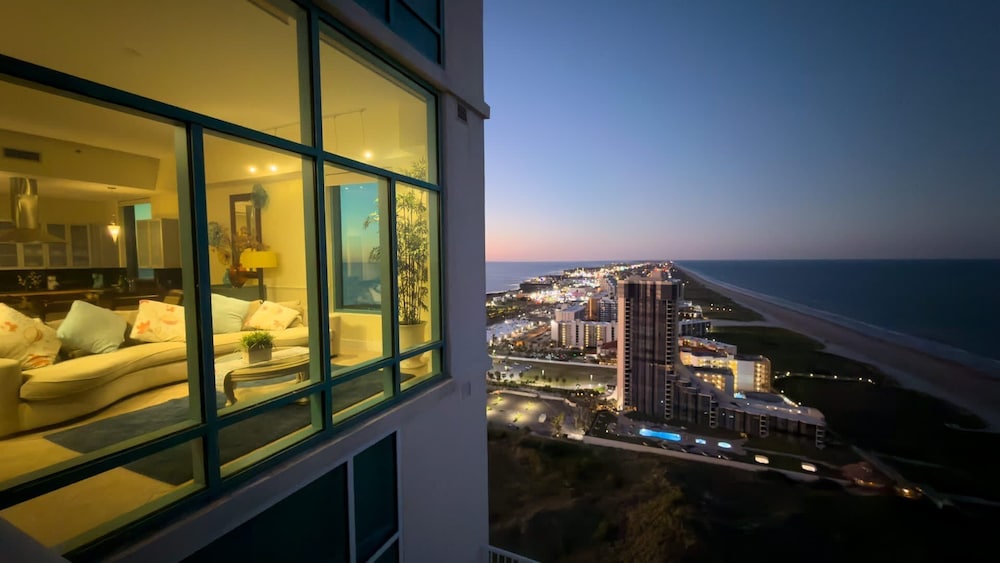 Penthouse Jr Unrivaled Luxury Insane Views 3 Bedroom Apts