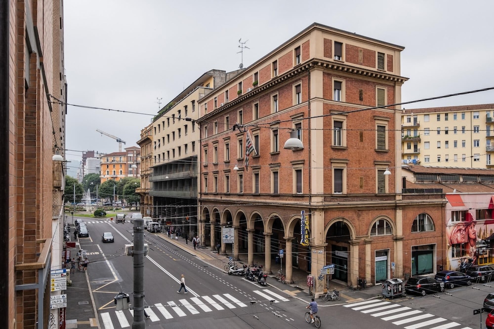 Parco Della Montagnola Apt by Wonderful Italy view 2