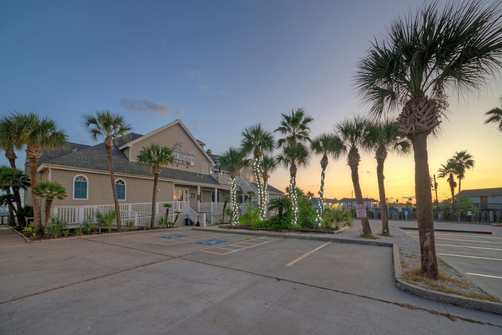 Blue Marlin at Trout Street Balcony w Marina Views Walk to Port A Nightlife