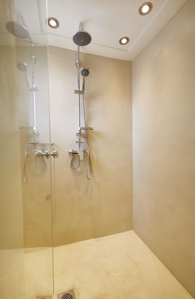 Chloe Boutique Apartments photo 3