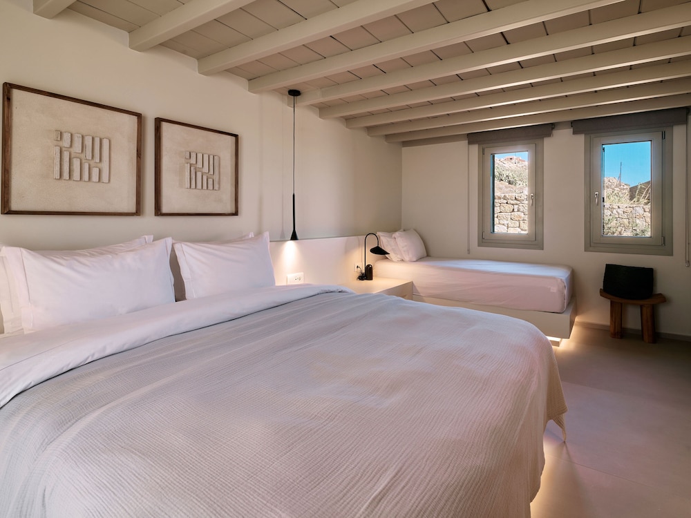 Kounoupas Complex by Mykonos Rocks
