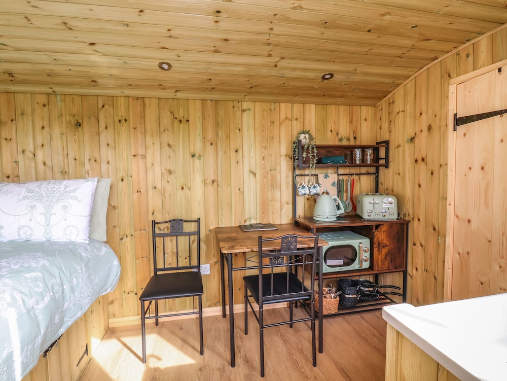 The Oak Hut