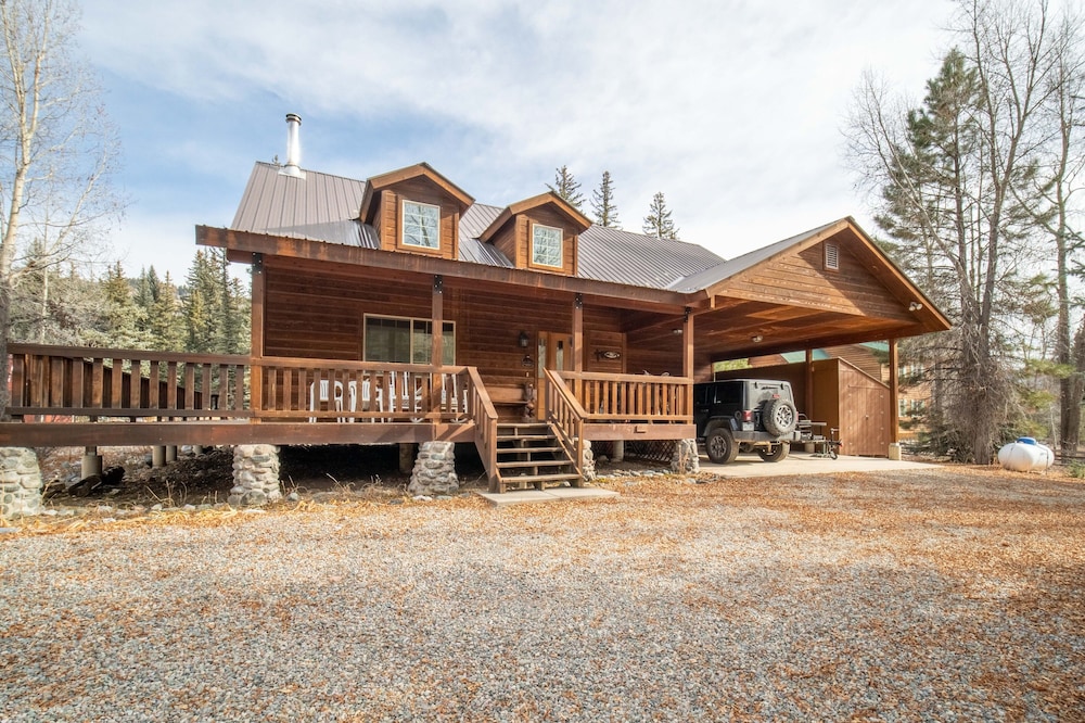 Bear Paw Lodge