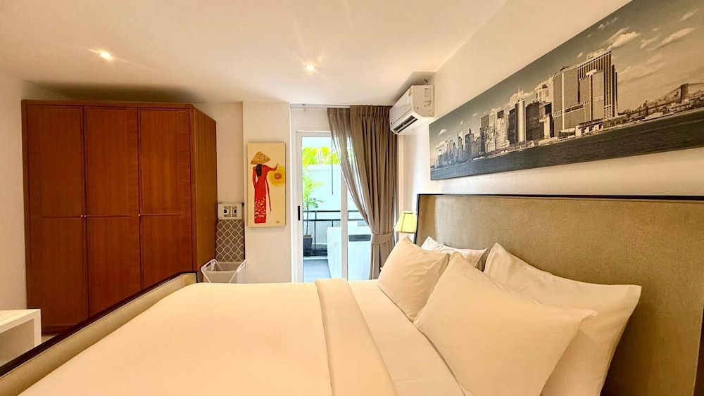 B11 Sunset Plaza Partial Seaview 1 Bedroom 1 Bathroom With Large Jaguzzi