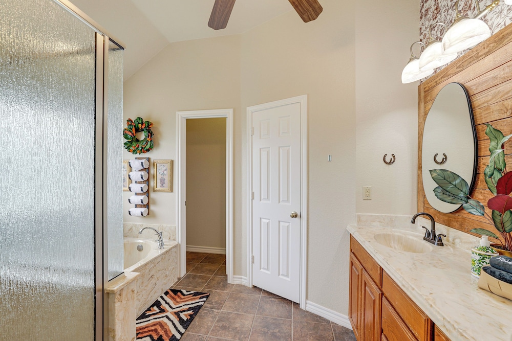 5 Acres! Countryside Getaway Outside Fort Worth