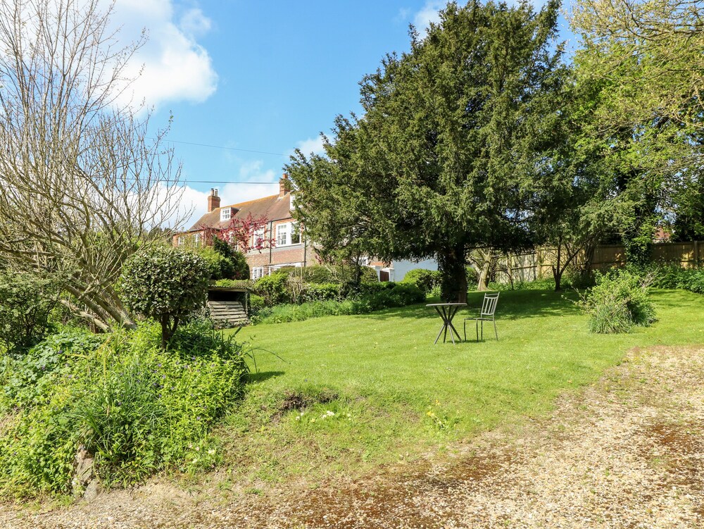 19 Clatterford Shute