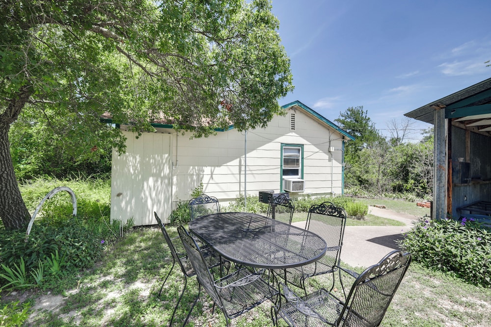 On-site Trails! Cozy Whitney Cottage 2 Mi to Lake