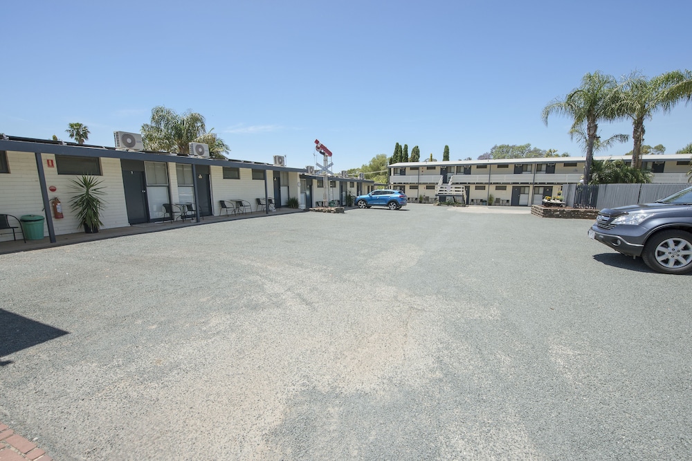 Pioneer Station Motor Inn