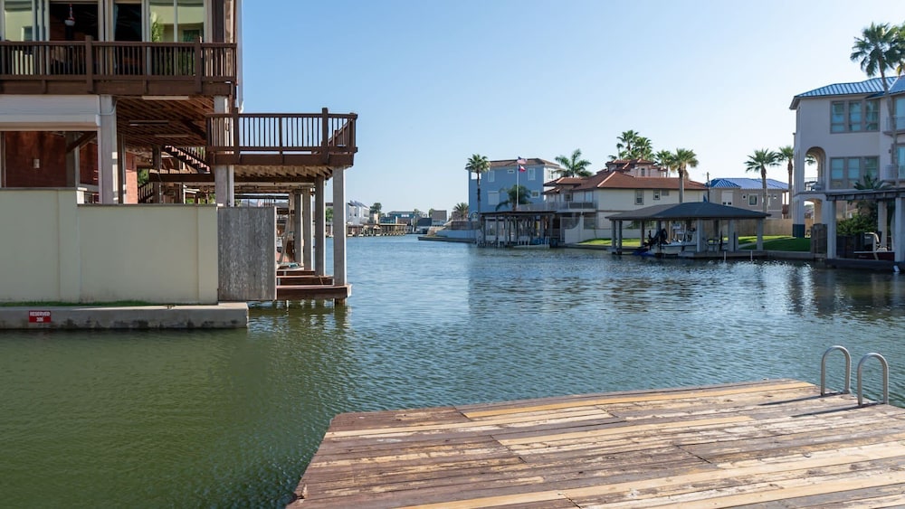 Channel Views Private Boat Slip Pool & Patio 3 Bedroom Apts