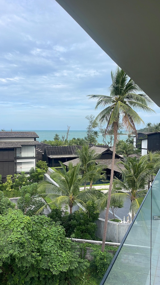 Beachside Residence