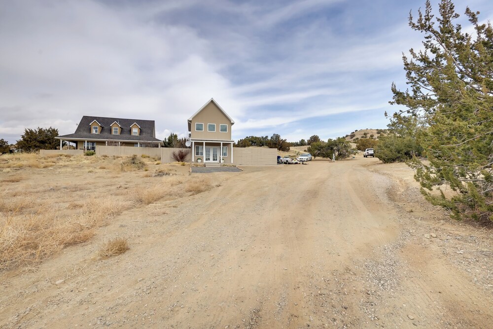 Near Hiking: Dog-friendly Studio in Los Cerrillos
