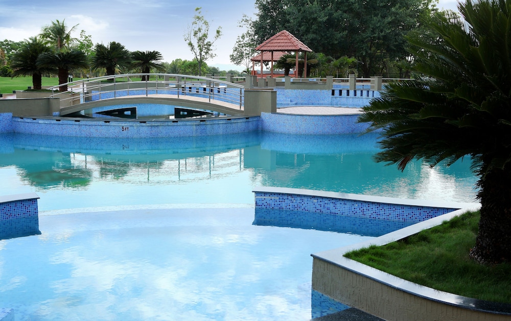 Eagleton - The Golf Resort