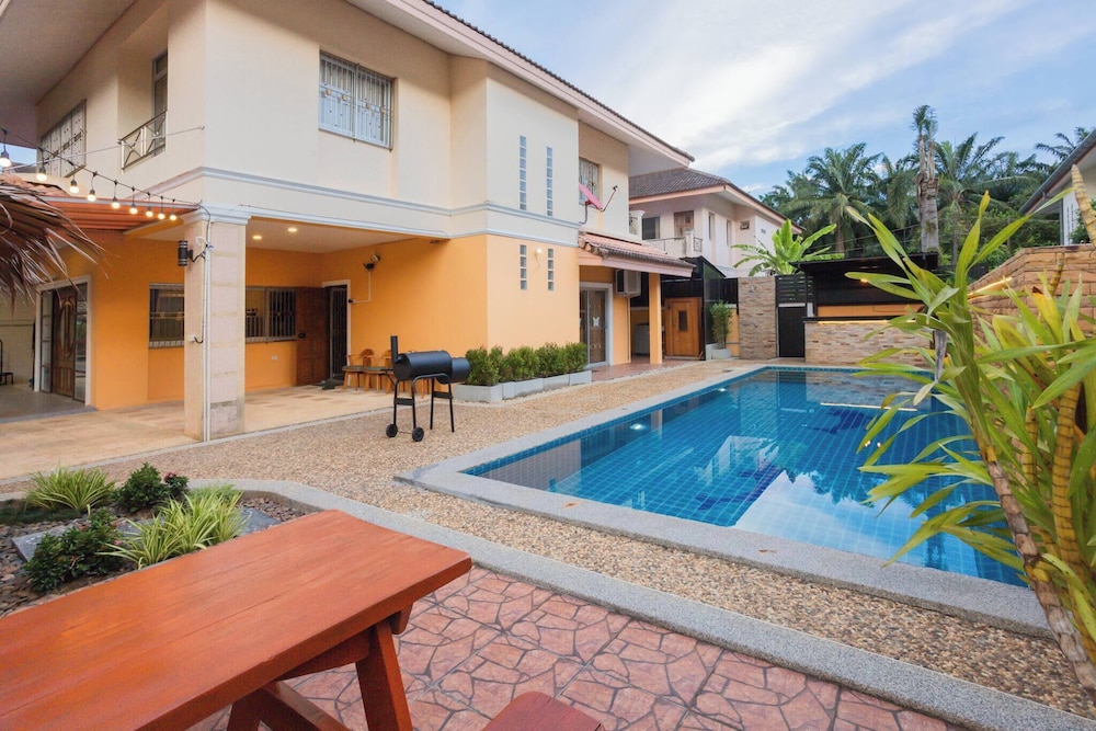 Poolnest Villa Private Saltwater Pool Retreat