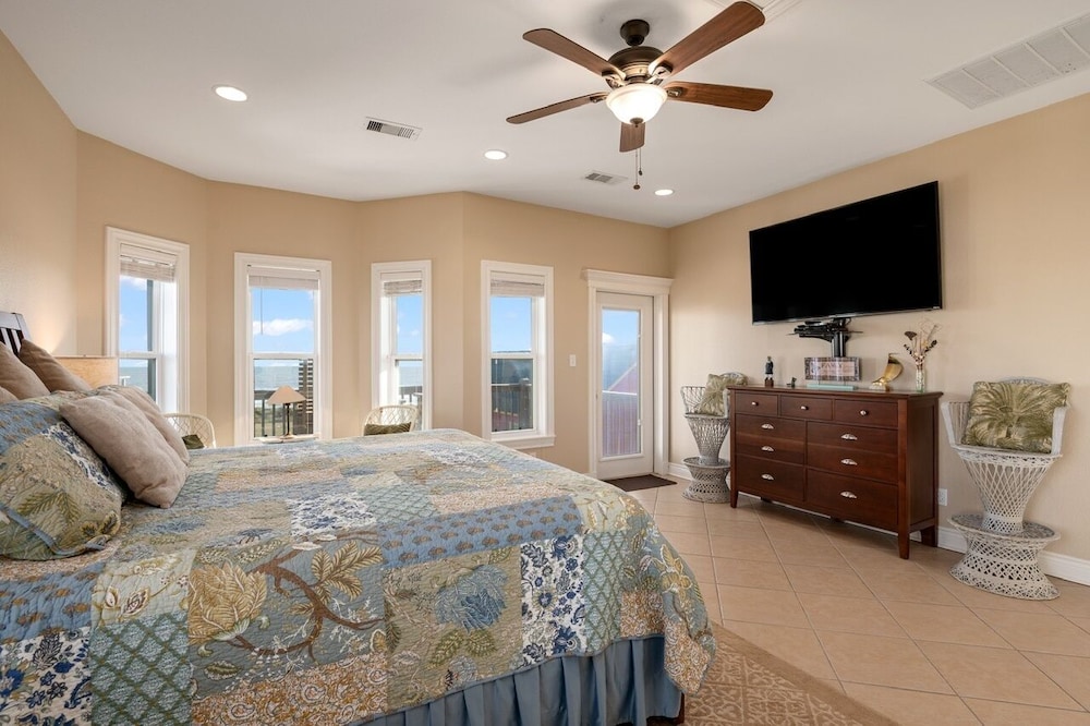 Deja View 3 Bedroom Home