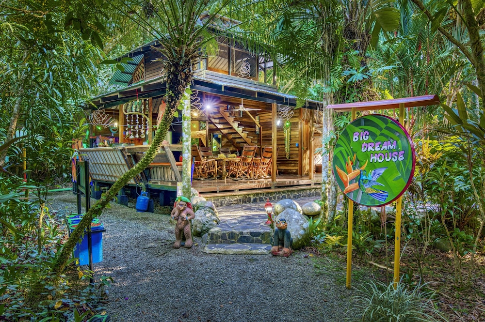 Congo Bongo EcoVillage Costa Rica