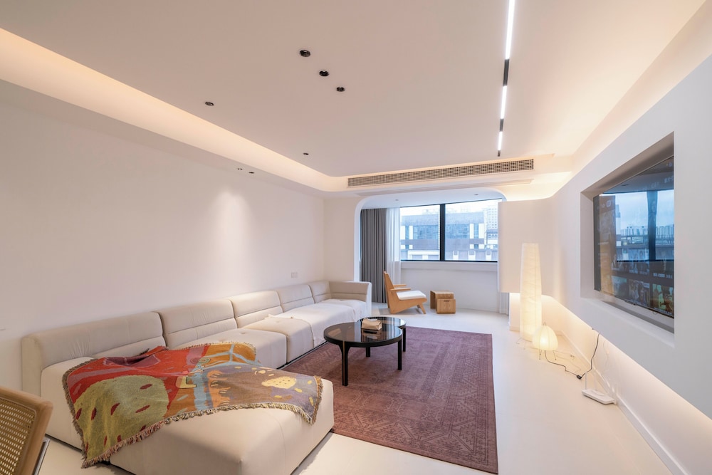 Book and Bed - Xujiahui