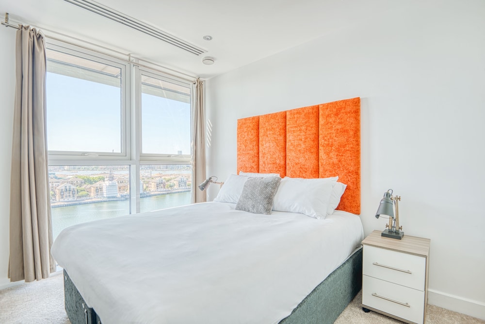 Jibbs Corner Penthouse Apartment
