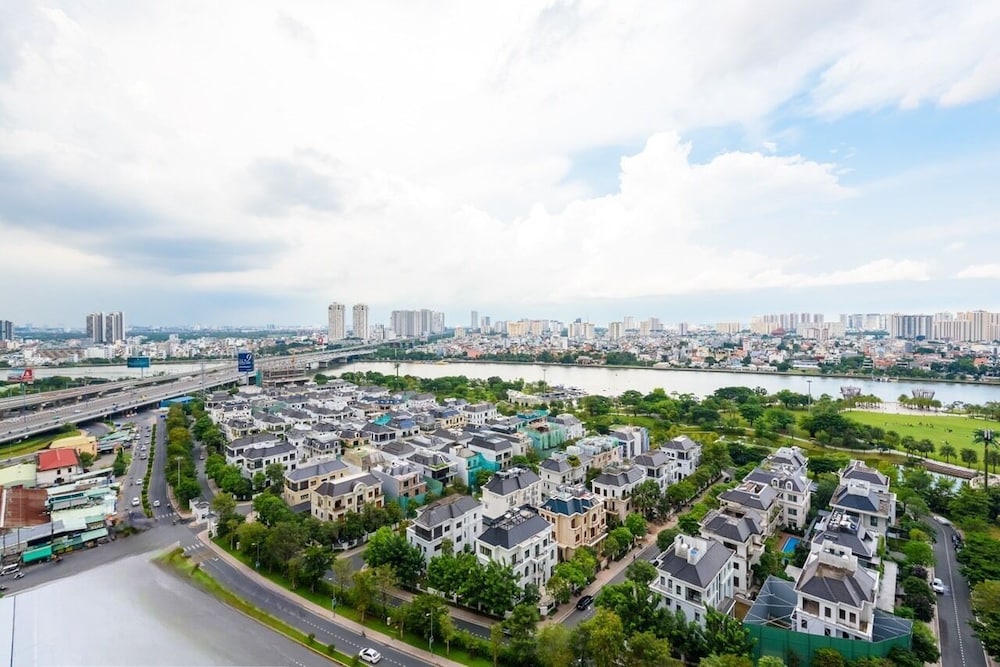 Somi Luxstay Landmark 81