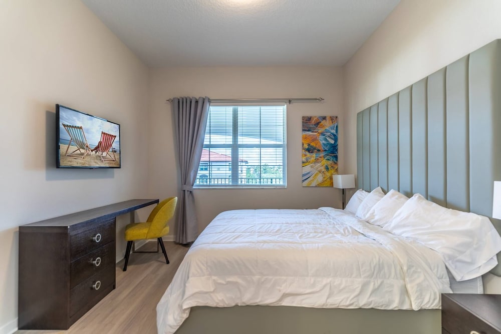 4012 Vista Cay