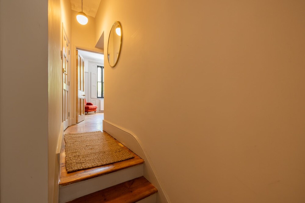 The Tyrwhitt Road Place - Lovely 2bdr Flat With Garden