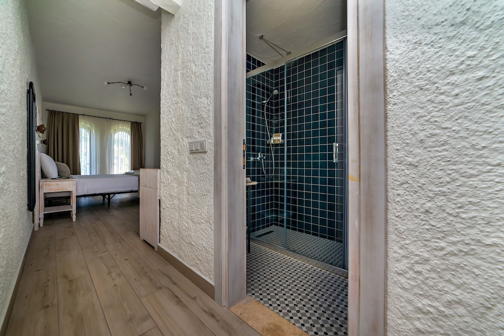 Cemal Alaçatı Butik Otel - Image 22