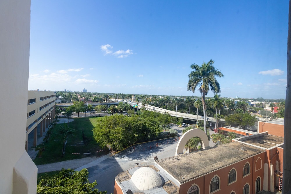 608 Studio Apt Hollywood Beach view 2