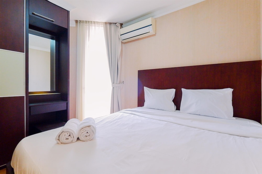 Homey And Comfy Stay 2Br Mangga Dua Apartment