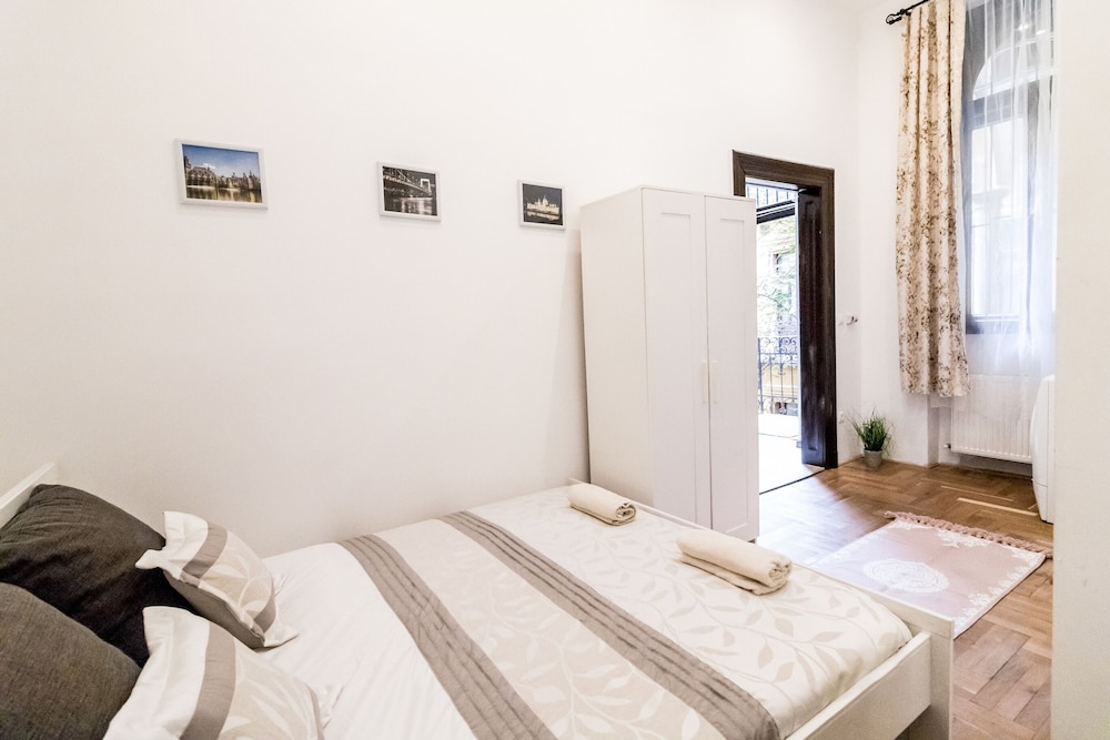 Real Apartments Klauzal II view 5
