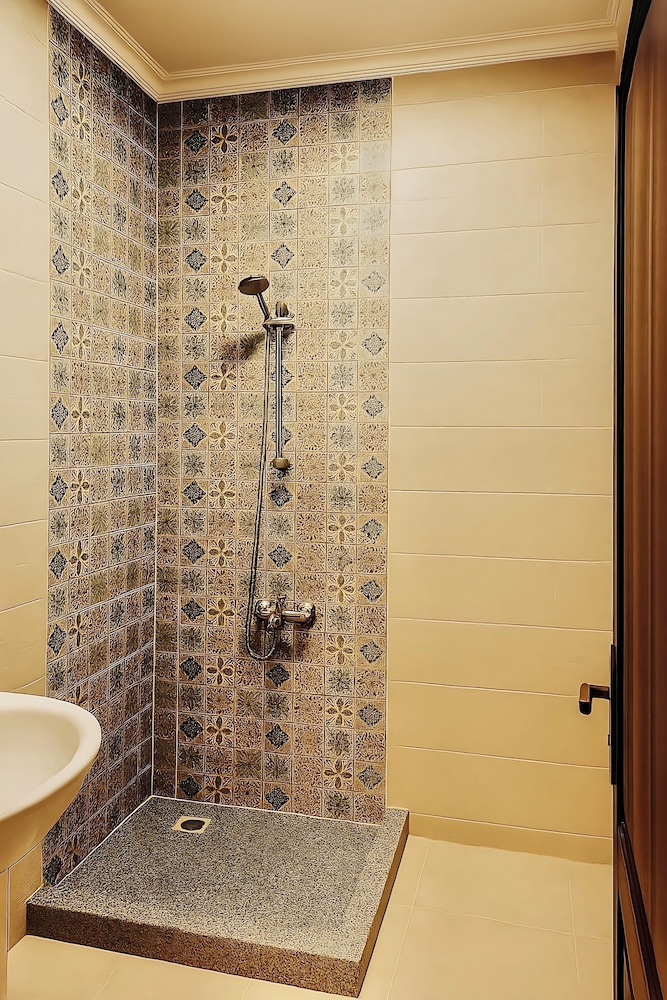 2 Bedroom Modern Flat at Zayed Compound