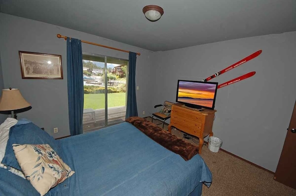 584 Alpine Drive 4 Bedroom Home