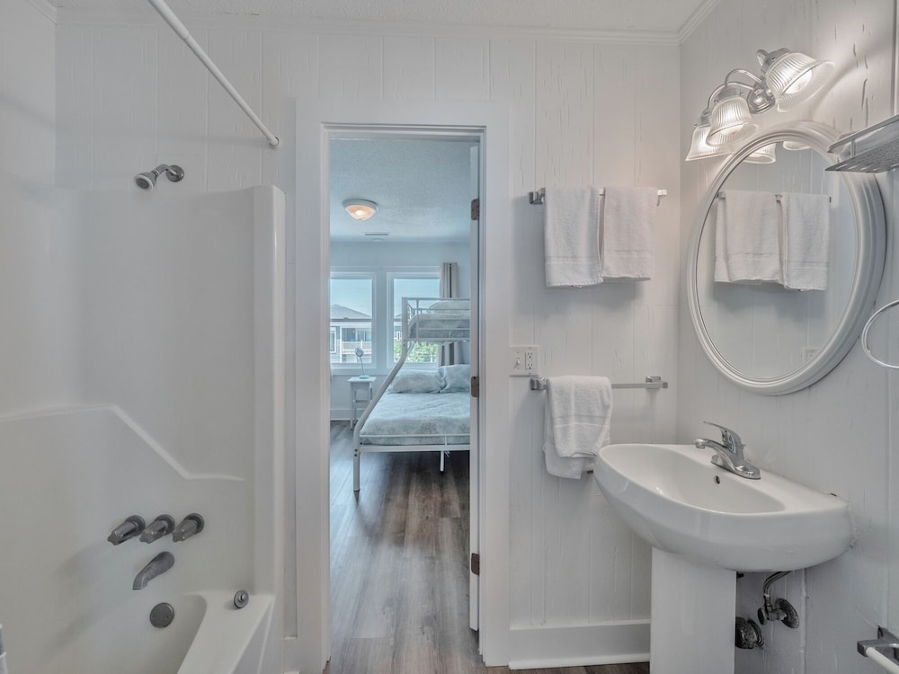 Walking on Sunshine by Topsail Realty
