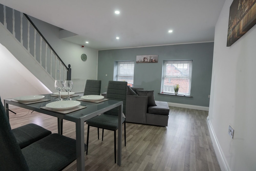 City Centre Modern 4 Person Apartment photo 3