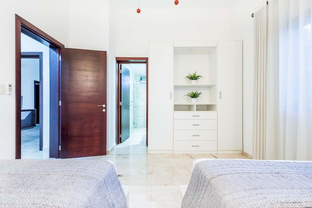 Villa Desiree 5BR Cocotal Luxury Villa Pool Maid