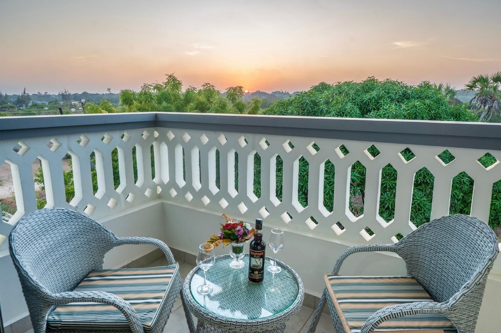Leshan Luxury Villas