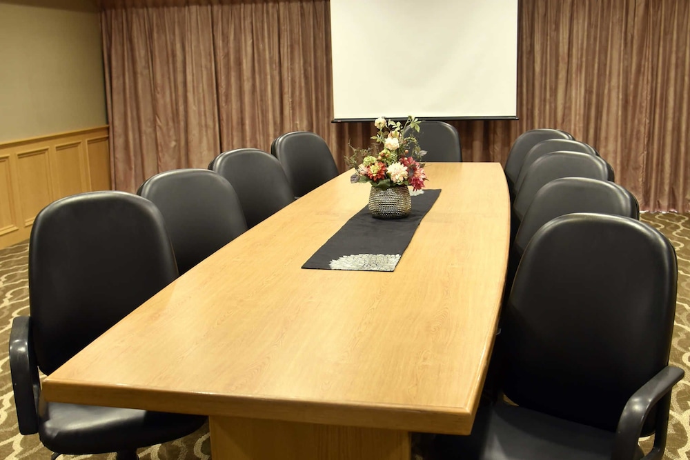 Albany Vacations - Comfort Suites Linn County - Property Image 42