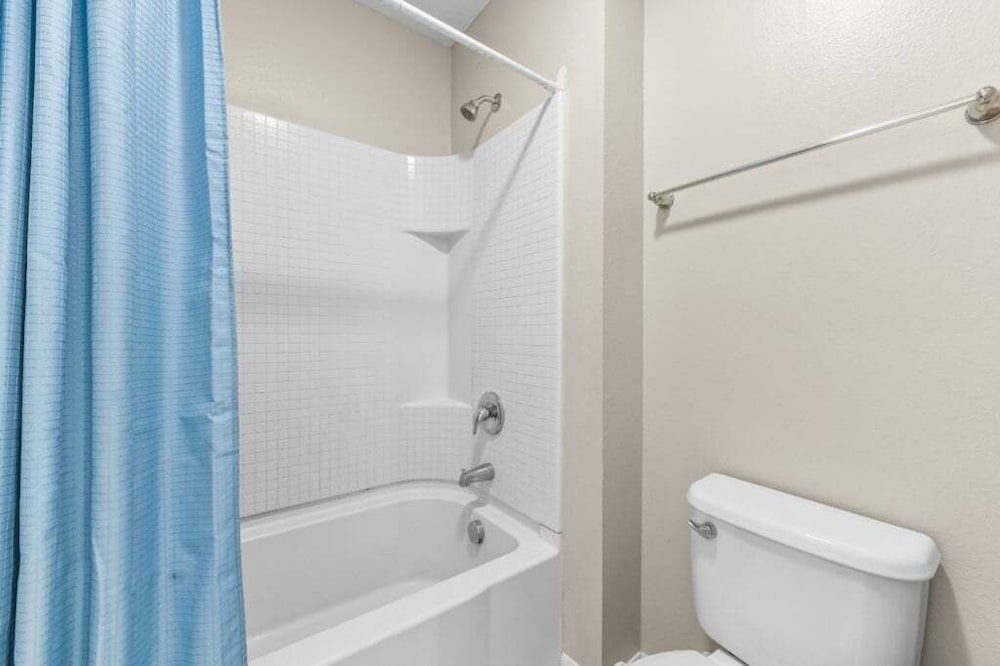 Spacious 6br Villa W/ Private Pool near Disney 6 Bedroom Villa