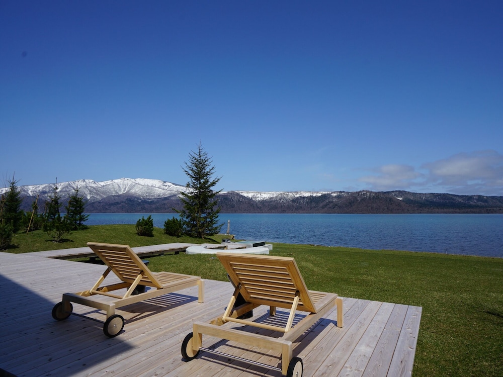 Sansui Lakeside Villa